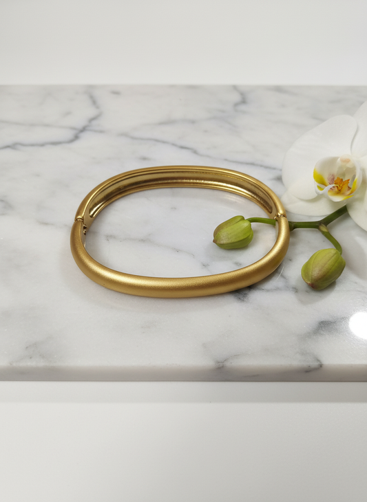 Gold Interlocking Bracelet | Minimalist Oval Design